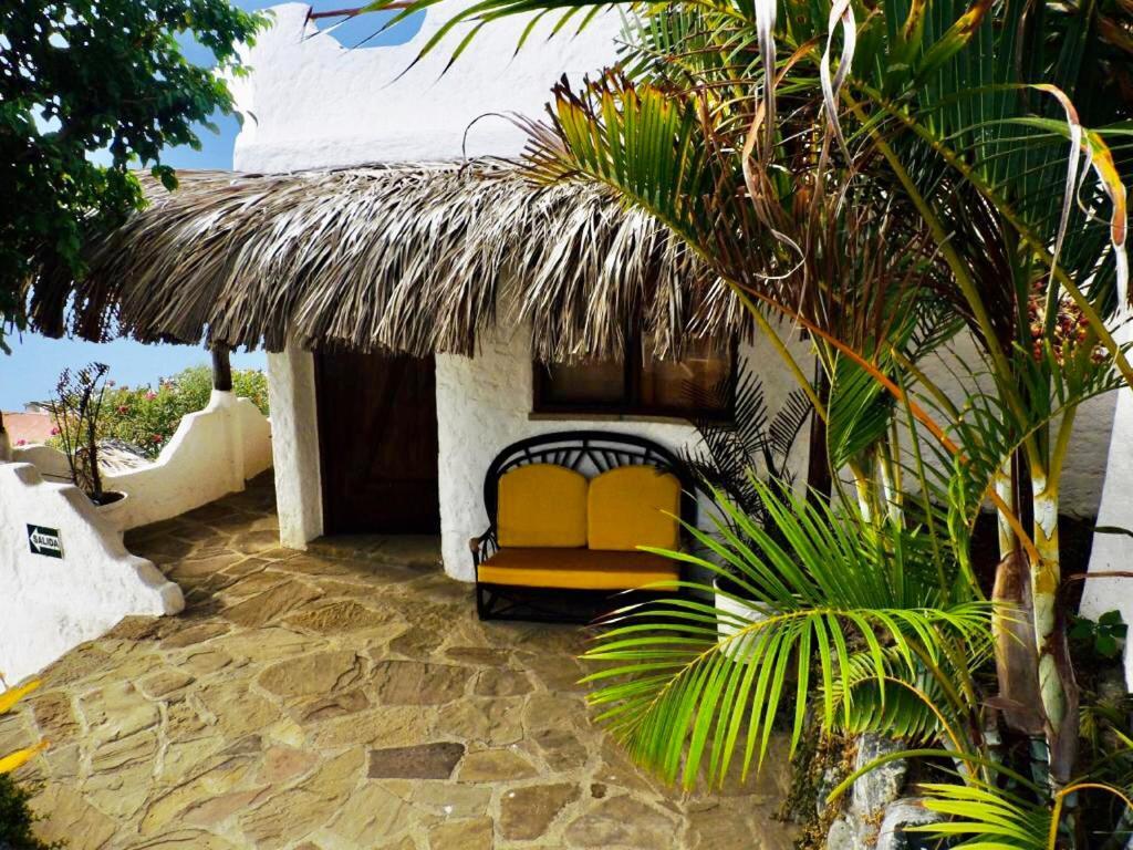 Hotel Smiling Crab Canoas de Punta Sal Exteriör bild